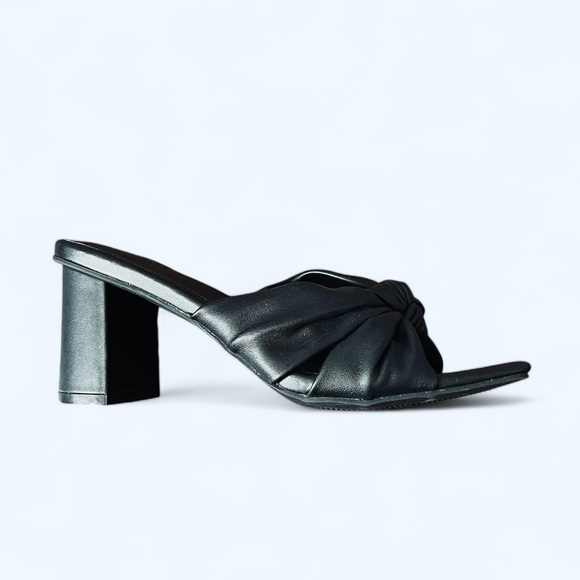 TORRID Soft Knot Square Heels • Size 10WW • Women - Picture 1 of 10